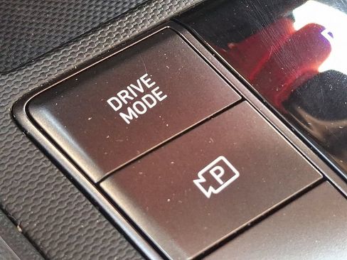 Used 2025 Hyundai Elantra Sport FWD image 27