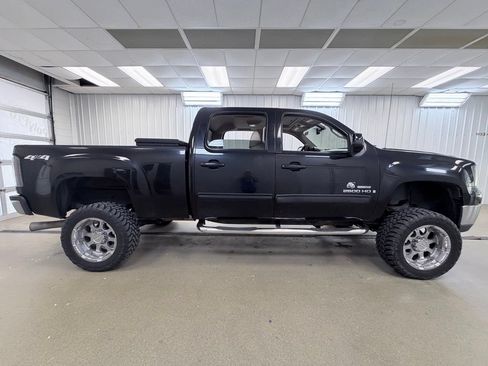 Used 2009 GMC Sierra 2500 SLT w/ SLT Convenience Package AWD/4WD image 5