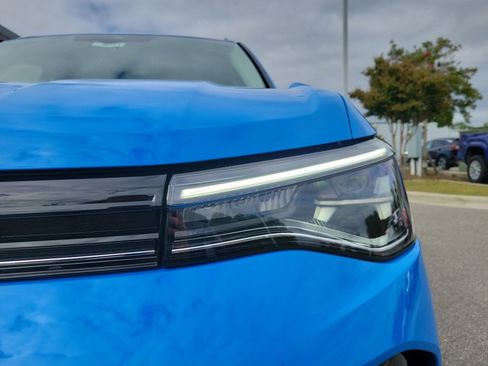 Certified 2025 Volkswagen Taos SE w/ Panoramic Sunroof Package image 30