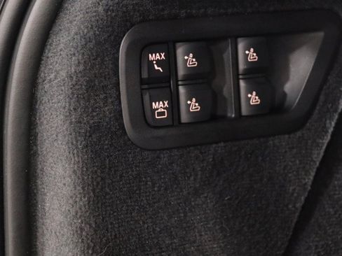 Used 2019 BMW X7 xDrive50i w/ M Sport Package AWD/4WD image 36