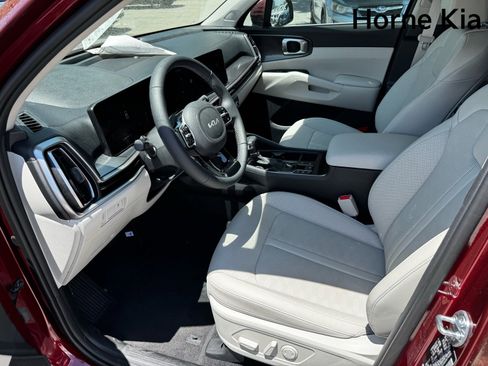 New 2025 Kia Sorento S image 9