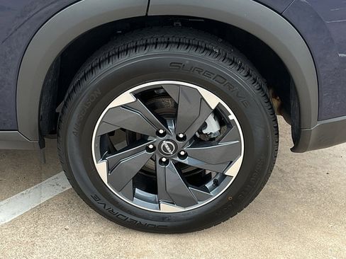 Used 2025 Nissan Rogue SV image 8