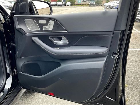 Used 2025 Mercedes-Benz GLS 450 4MATIC image 16