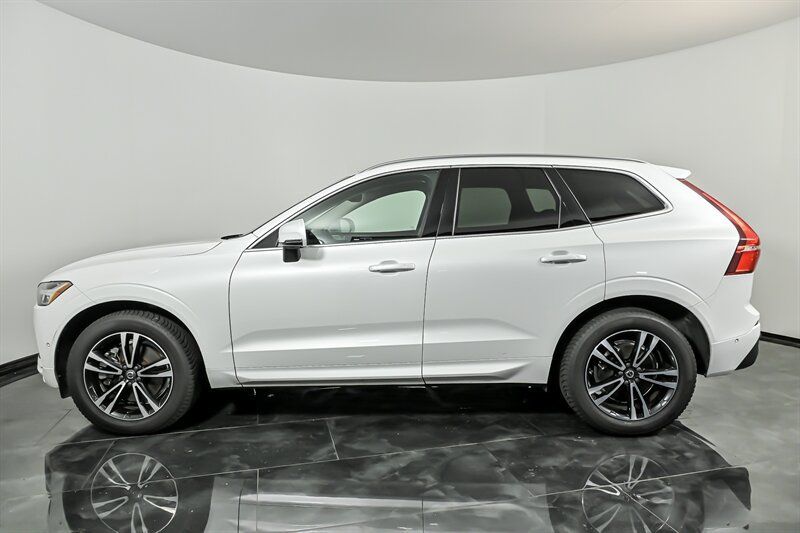 Used 2019 Volvo XC60 T6 Momentum w/ Multimedia Package AWD/4WD image 6