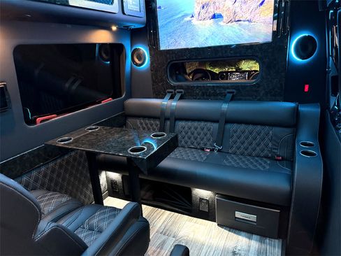 Used 2024 Mercedes-Benz Sprinter 3500 image 3