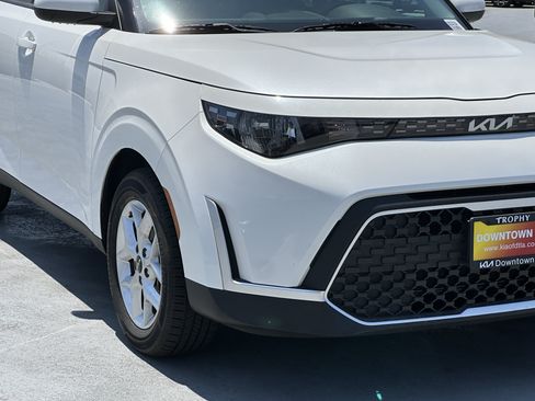 Certified 2023 Kia Soul LX w/ LX Technology Package FWD image 11