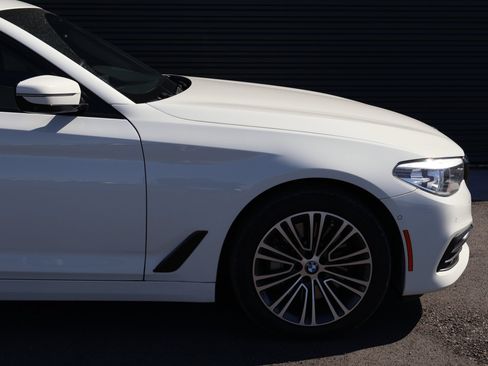 Used 2020 BMW 530e w/ Convenience Package RWD image 11