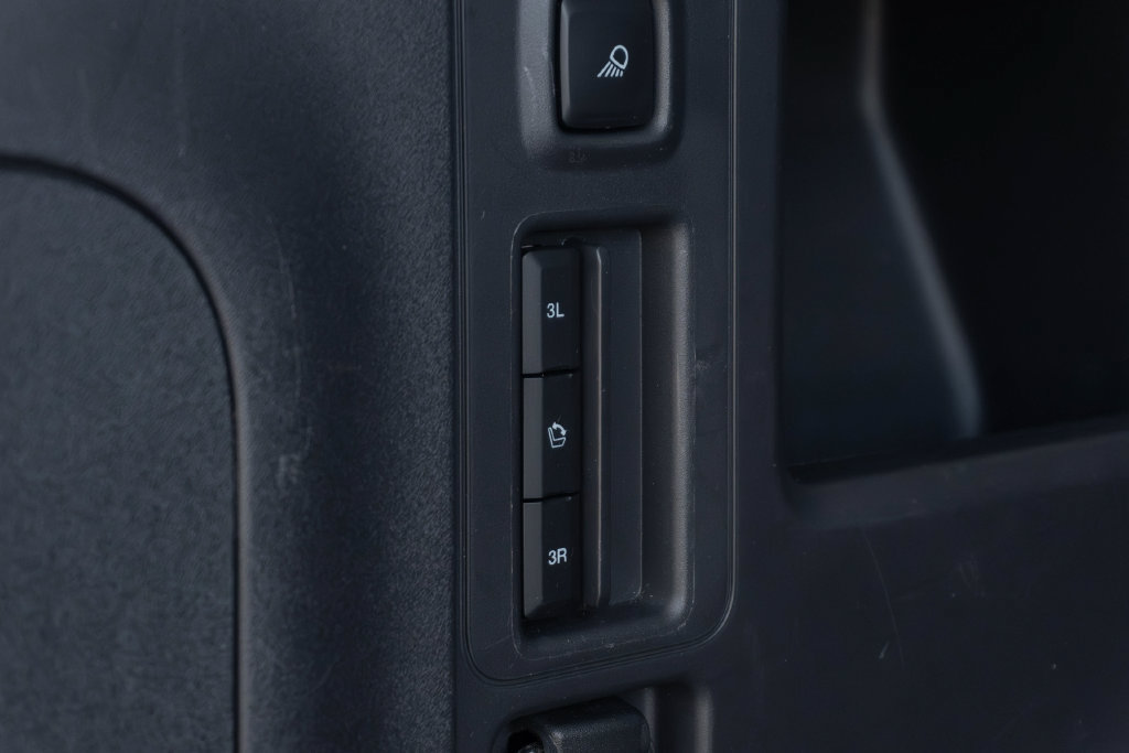 Used 2025 Ford Expedition Active RWD image 10