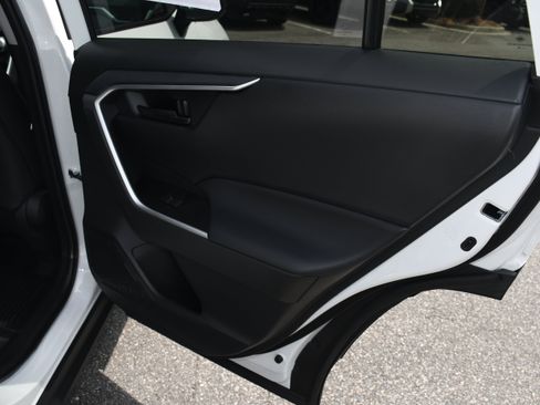 Used 2025 Toyota RAV4 LE AWD/4WD image 18