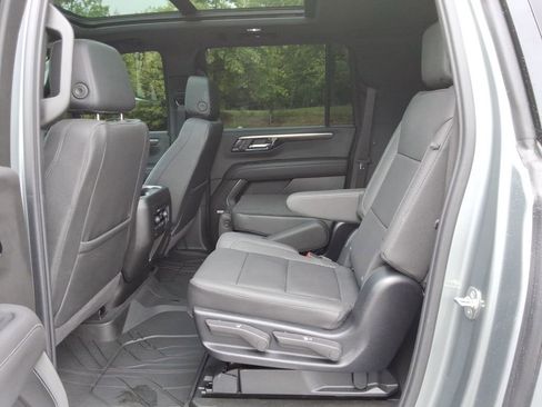 Certified 2025 Chevrolet Suburban Z71 w/ Z71 Off-Road Package AWD/4WD image 20