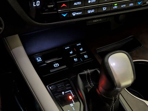 Used 2020 Lexus RX 450h AWD w/ Premium Package image 40
