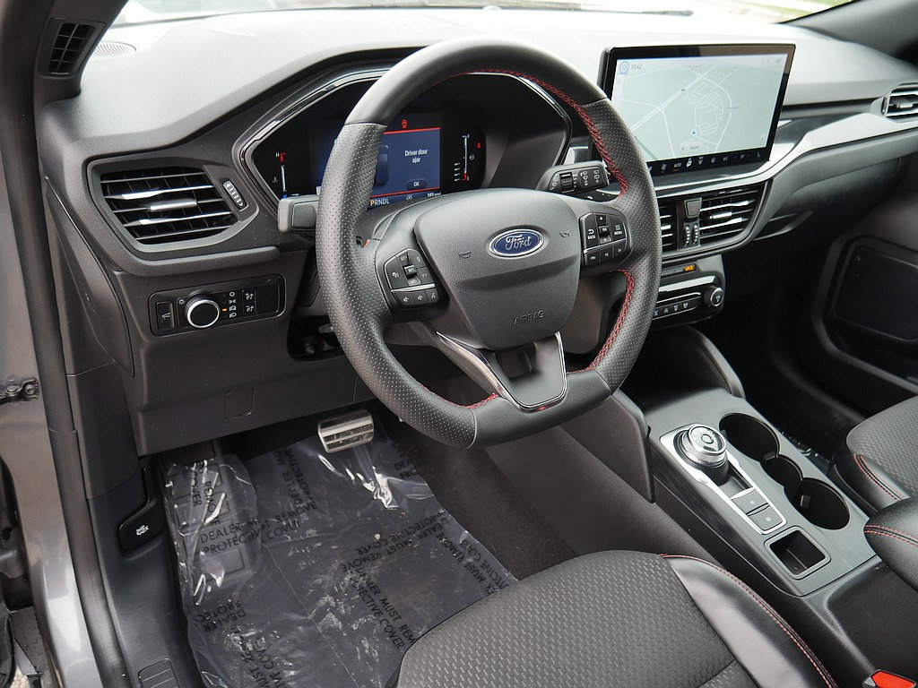 Used 2024 Ford Escape ST-Line w/ Tech Pack #1 AWD/4WD image 12