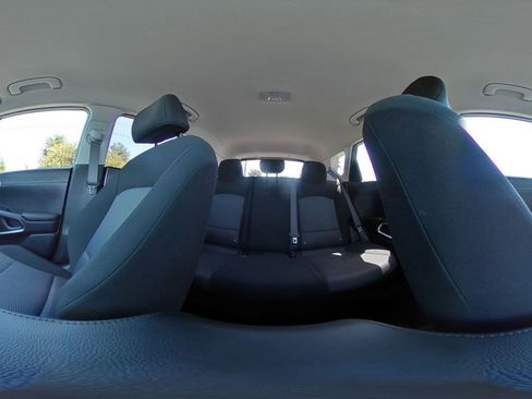 Used 2025 Kia Soul LX w/ LX Technology Package FWD image 40