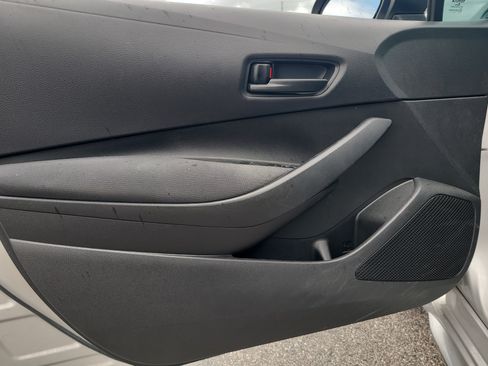 Used 2022 Toyota Corolla LE FWD image 14
