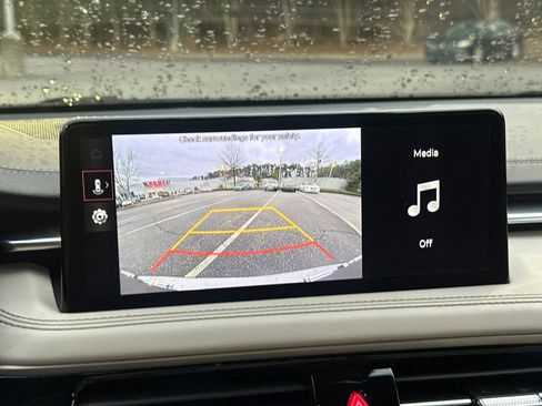 Used 2025 Genesis G70 2.5T image 29