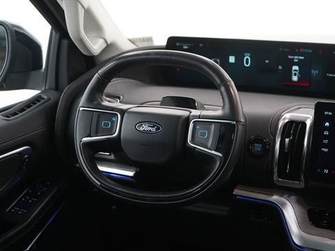 Used 2025 Ford Expedition Max Platinum AWD/4WD image 15