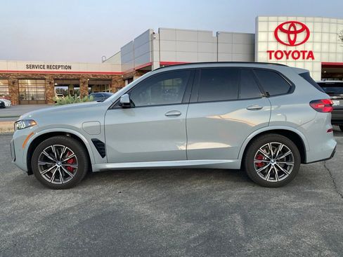 Used 2025 BMW X5 xDrive50e w/ M Sport Package image 8