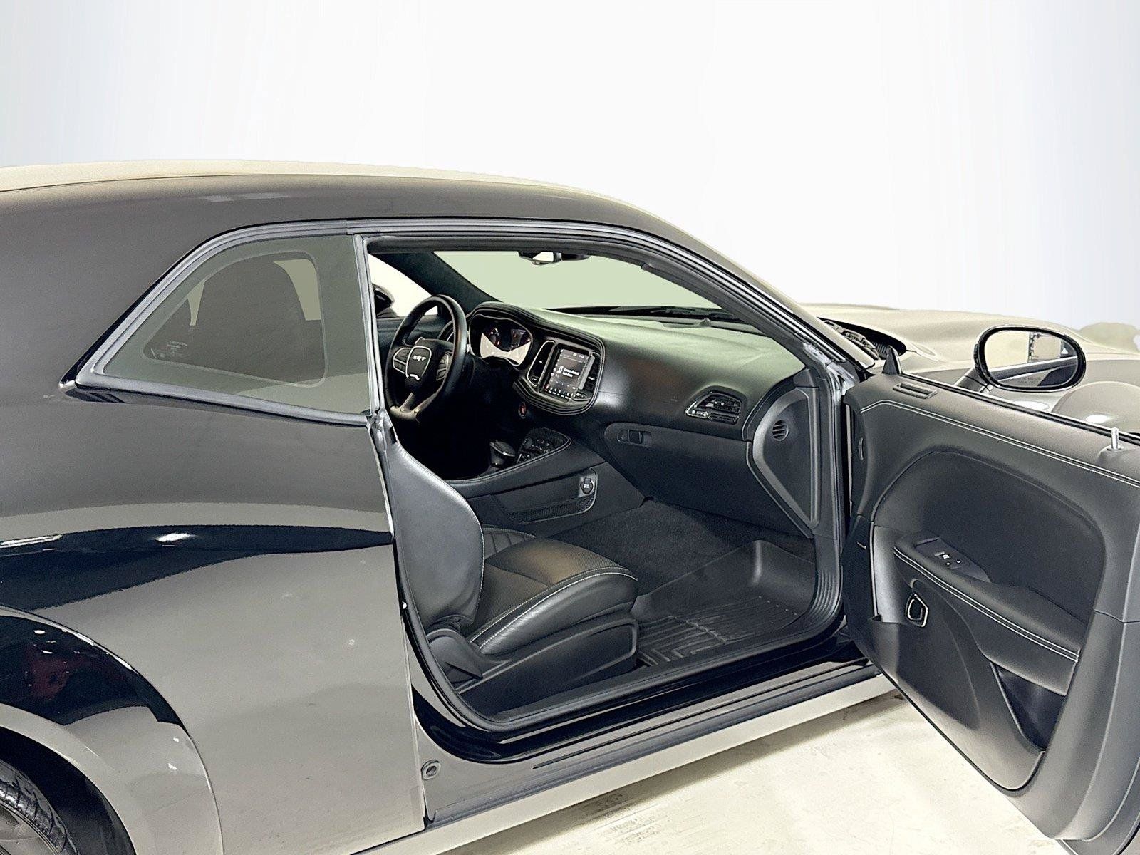 Used 2022 Dodge Challenger SRT Hellcat RWD image 27