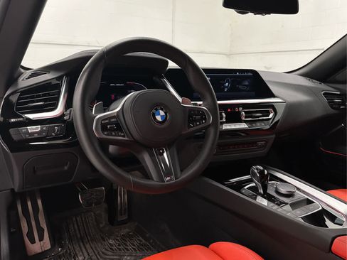 Used 2024 BMW Z4 M40i w/ Premium Package image 16