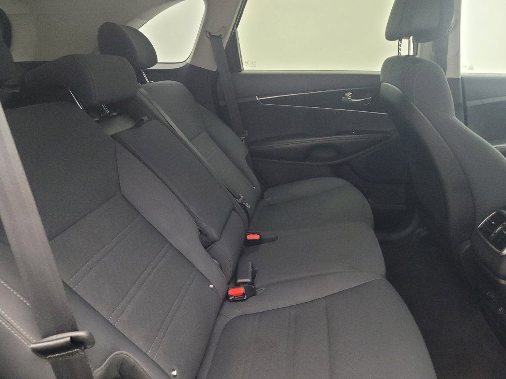 Used 2016 Kia Sorento FWD image 19