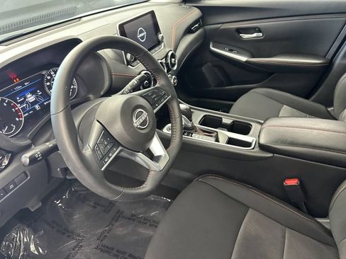 Used 2025 Nissan Sentra SR FWD image 9