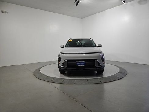 Certified 2025 Hyundai Kona SEL AWD/4WD image 10