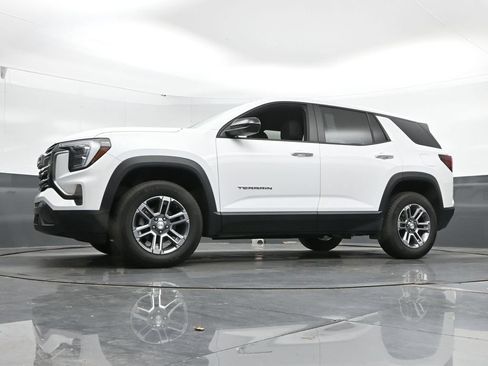 Used 2025 GMC Terrain Elevation AWD/4WD image 45