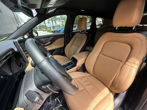 Used 2023 Lincoln Corsair Reserve FWD image 5
