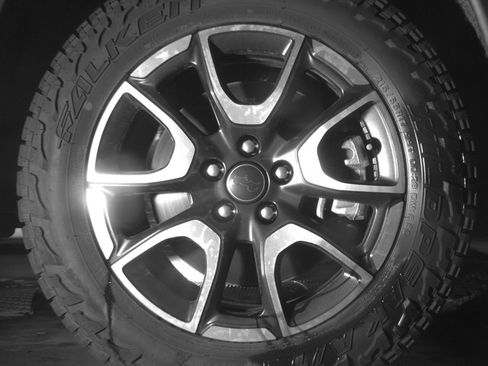 Used 2025 Jeep Compass Trailhawk AWD/4WD image 13