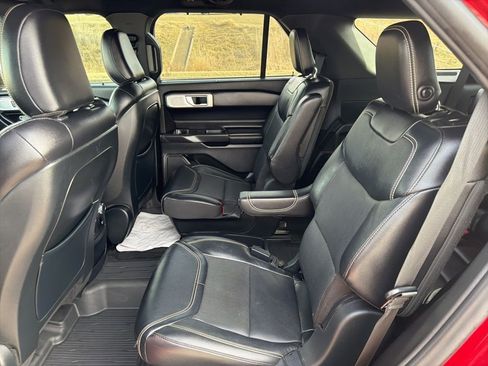 Used 2020 Ford Explorer ST w/ Premium Technology Package image 16