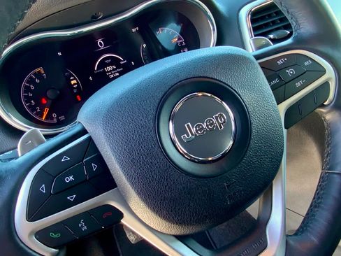 Used 2015 Jeep Grand Cherokee Altitude image 39