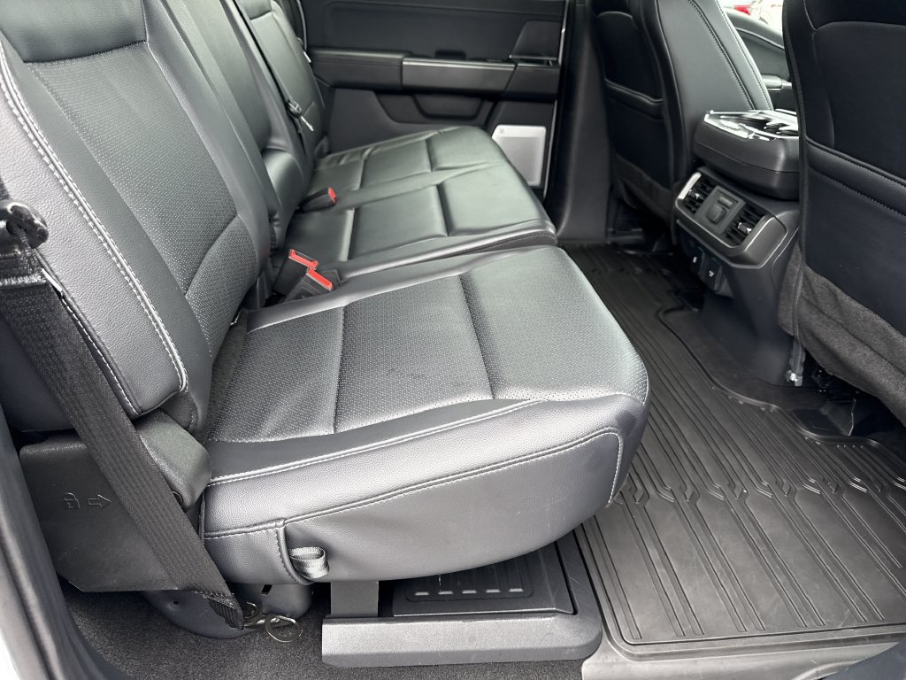 Used 2025 Ford F150 Lariat w/ Equipment Group 502A High AWD/4WD image 15