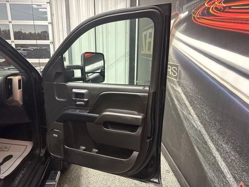 Used 2017 GMC Sierra 3500 Denali w/ Duramax Plus Package AWD/4WD image 28