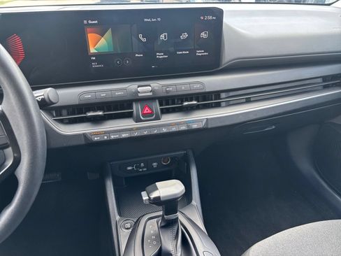 Used 2025 Kia K4 FWD image 17