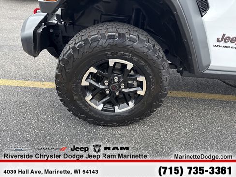 Used 2024 Jeep Wrangler Unlimited Rubicon w/ Technology Group image 11