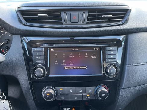 Certified 2018 Nissan Rogue S image 14