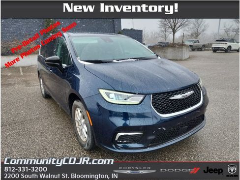Used 2024 Chrysler Pacifica Touring-L image 1