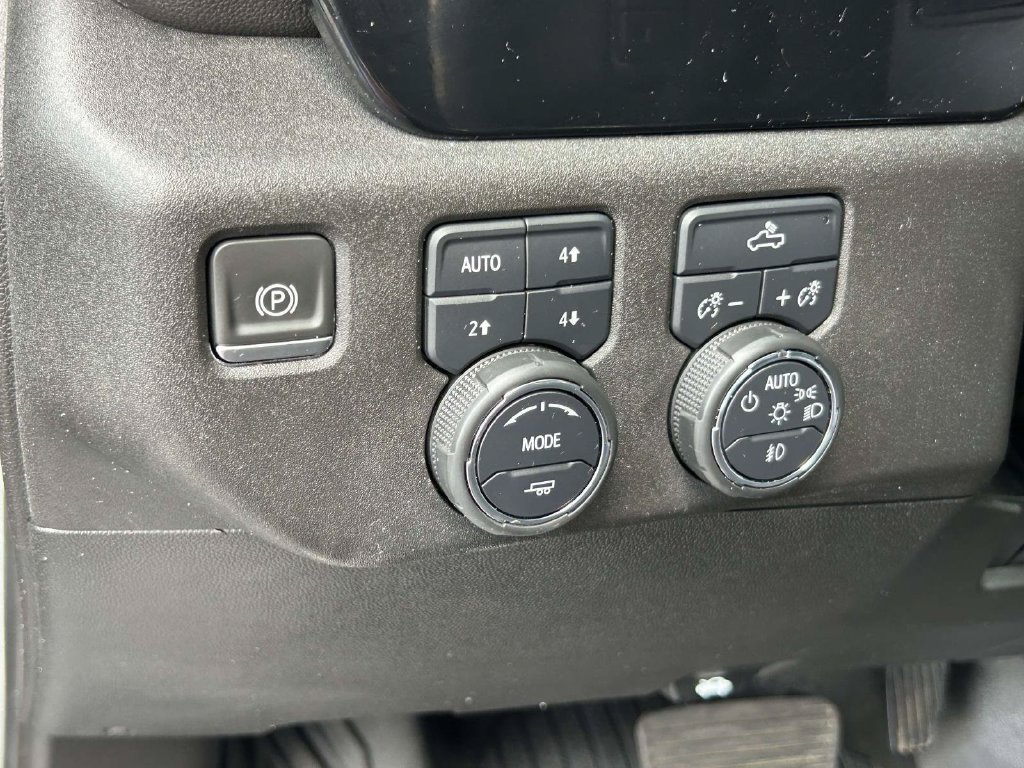 Used 2023 Chevrolet Silverado 1500 RST AWD/4WD image 8