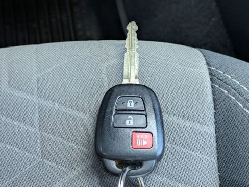 Used 2020 Toyota Tacoma TRD Off-Road AWD/4WD image 26