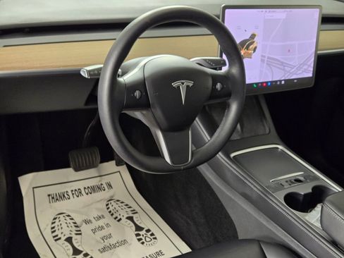 Used 2022 Tesla Model Y Long Range image 19