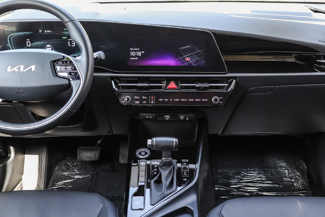 Certified 2025 Kia Niro EX FWD image 14