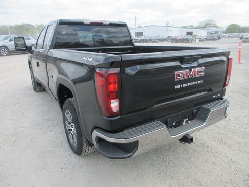 New 2026 GMC Sierra 1500 SLE w/ Max Trailering Package AWD/4WD image 7