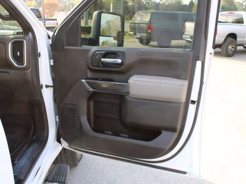 Used 2022 Chevrolet Silverado 2500 LTZ w/ LTZ Convenience Package image 29