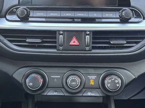 Used 2024 Kia Forte LXS image 19