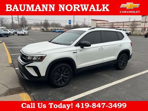 Used 2024 Volkswagen Taos S image 2