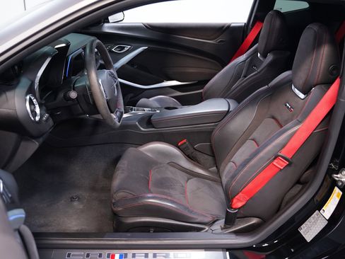 Used 2018 Chevrolet Camaro ZL1 image 34