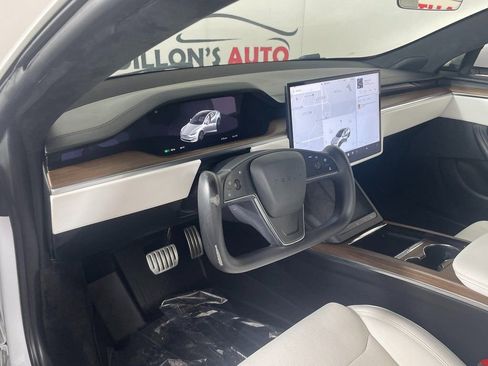 Used 2023 Tesla Model S Standard Range image 18