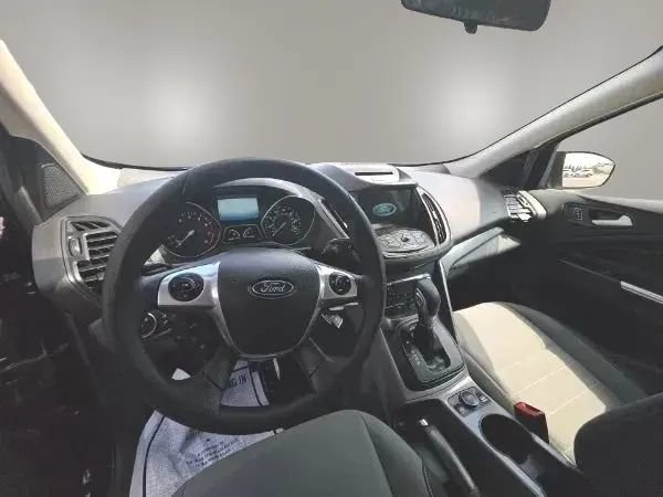 Used 2016 Ford Escape SE w/ Equipment Group 201A AWD/4WD image 2