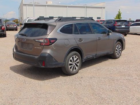 Used 2021 Subaru Outback Premium w/ Popular Package #1 AWD/4WD image 4
