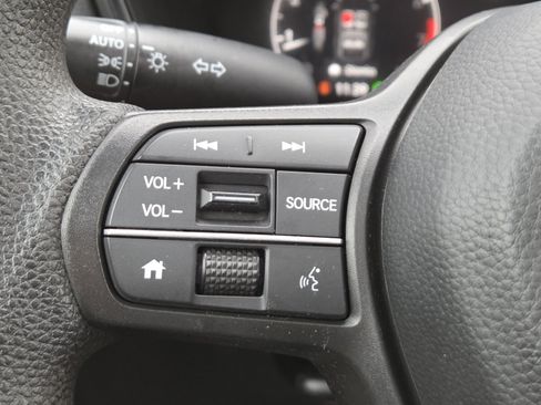 Used 2025 Honda CR-V EX image 30